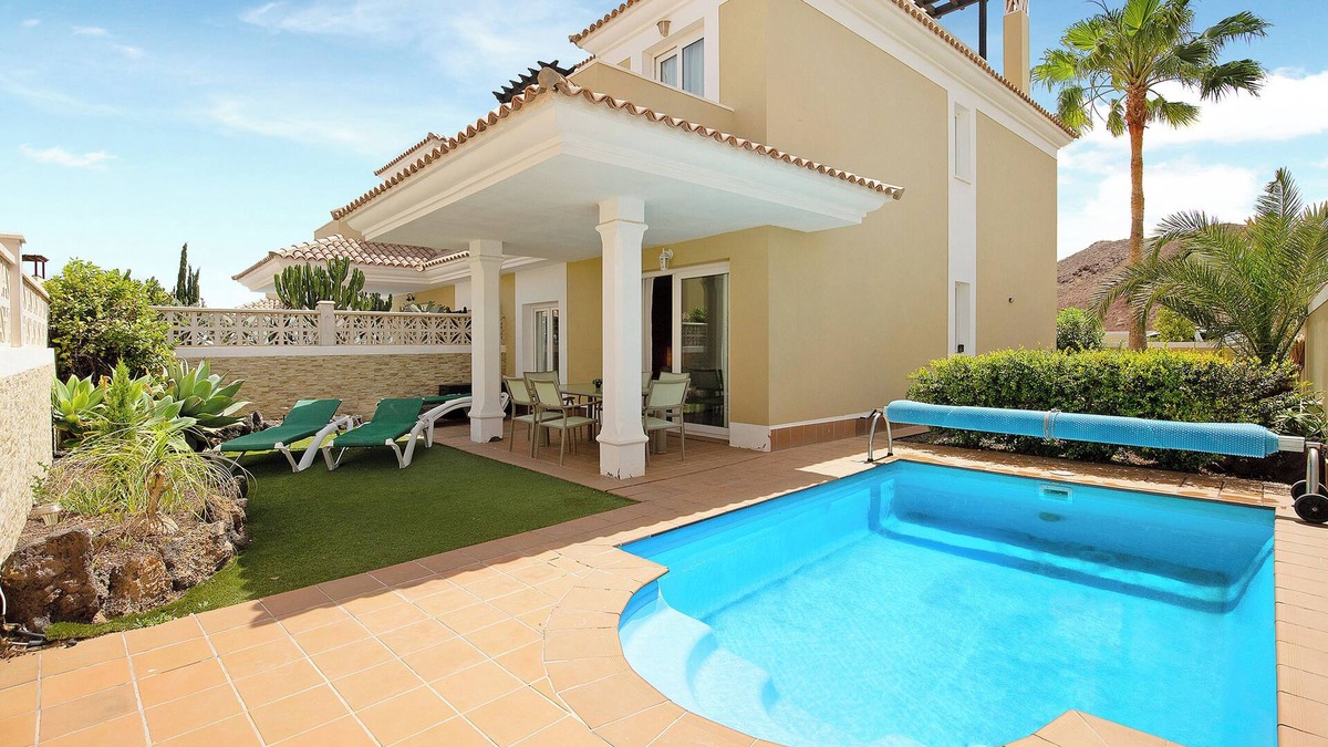 Geafond Villa | Holiday Villa 'Villa Solymar' with Sea View, Private Pool and Wi-Fi