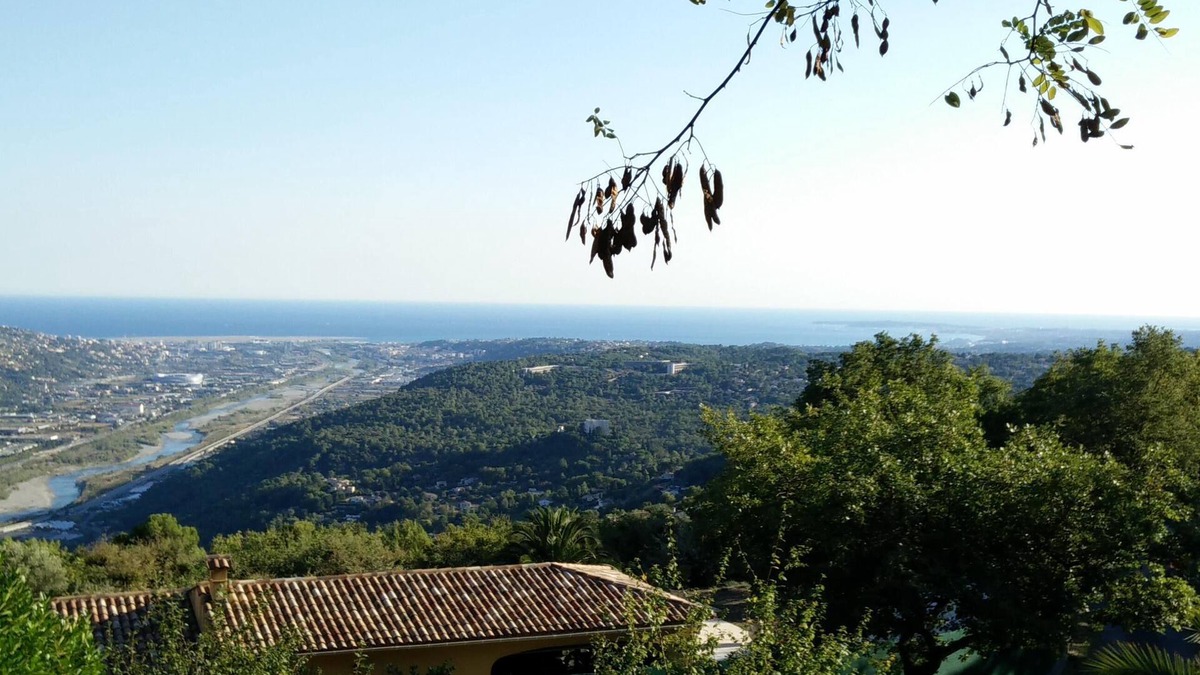 Gattieres House | Holiday villa with communal pool, large terrace and magnificent sea views