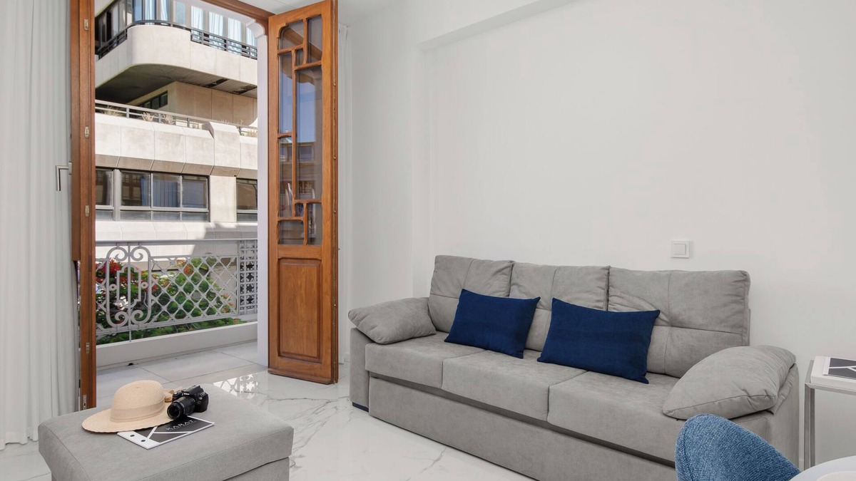 Santa Cruz de Tenerife Apartment | Holidays '12 Duplex' with Sea Views, Wi-Fi and Air Conditioning
