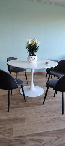 Settecamini Apartment | HOLIDAYS HOMES ROME GOLF Appartamenti Marco Simone AeB