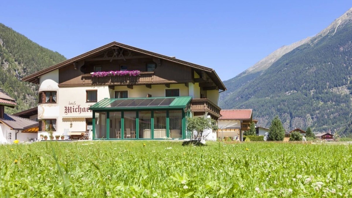 Runhof Apartment | Holidays in a top location - winter and summer - top ski areas (e.g. Sölden) nearby