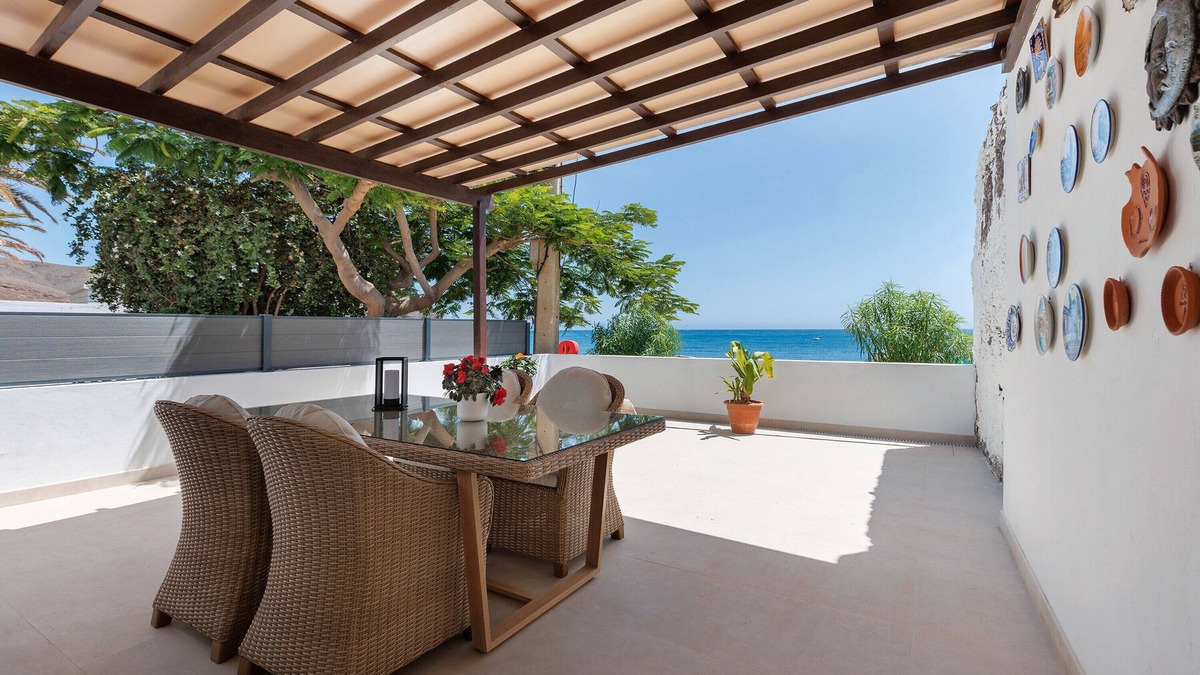Pajara Apartment | Holidays 'La Lajita Beach Studio' with Sea View, Wi-Fi and Air Conditioning