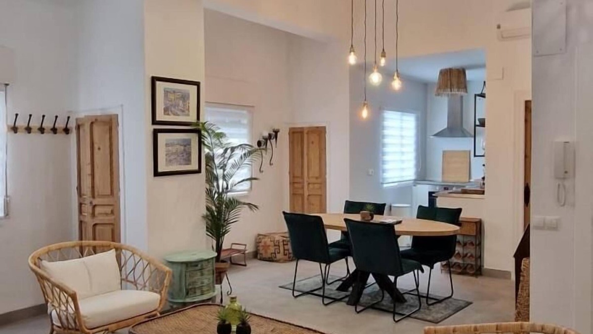 La Trinidad Apartment | Holidays2Malaga Juan Austria 2 bedrooms & 2 bath