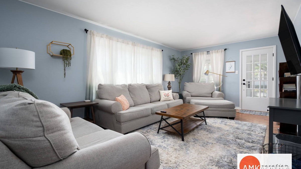 Holland House | Holland Hideaway Summ