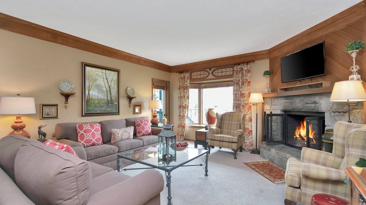 Blowing Rock Condo | Holly 2 | Fireplace, Restaurant, Pool, Spa