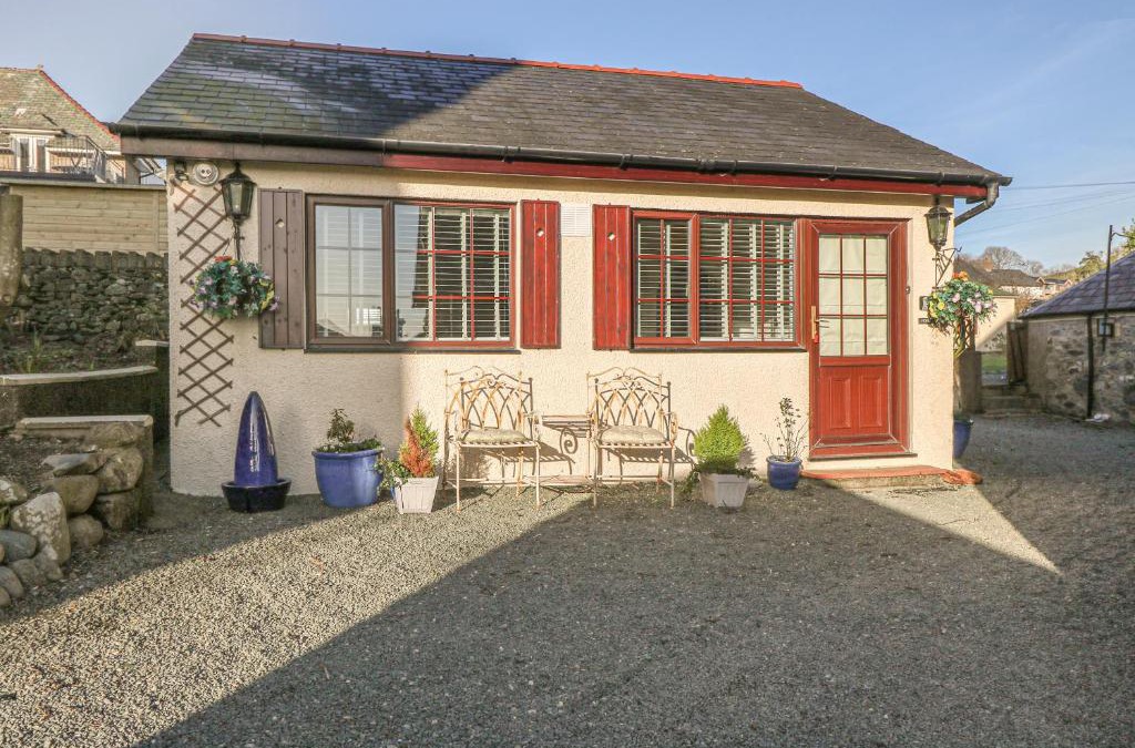 Criccieth House | Holly Cottage