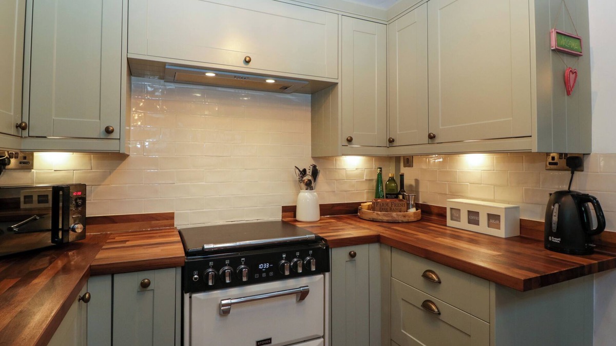 Malvern Cottage | Holly Cottage