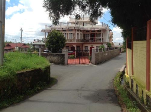 Shillong House | Holly Lodge Guest House