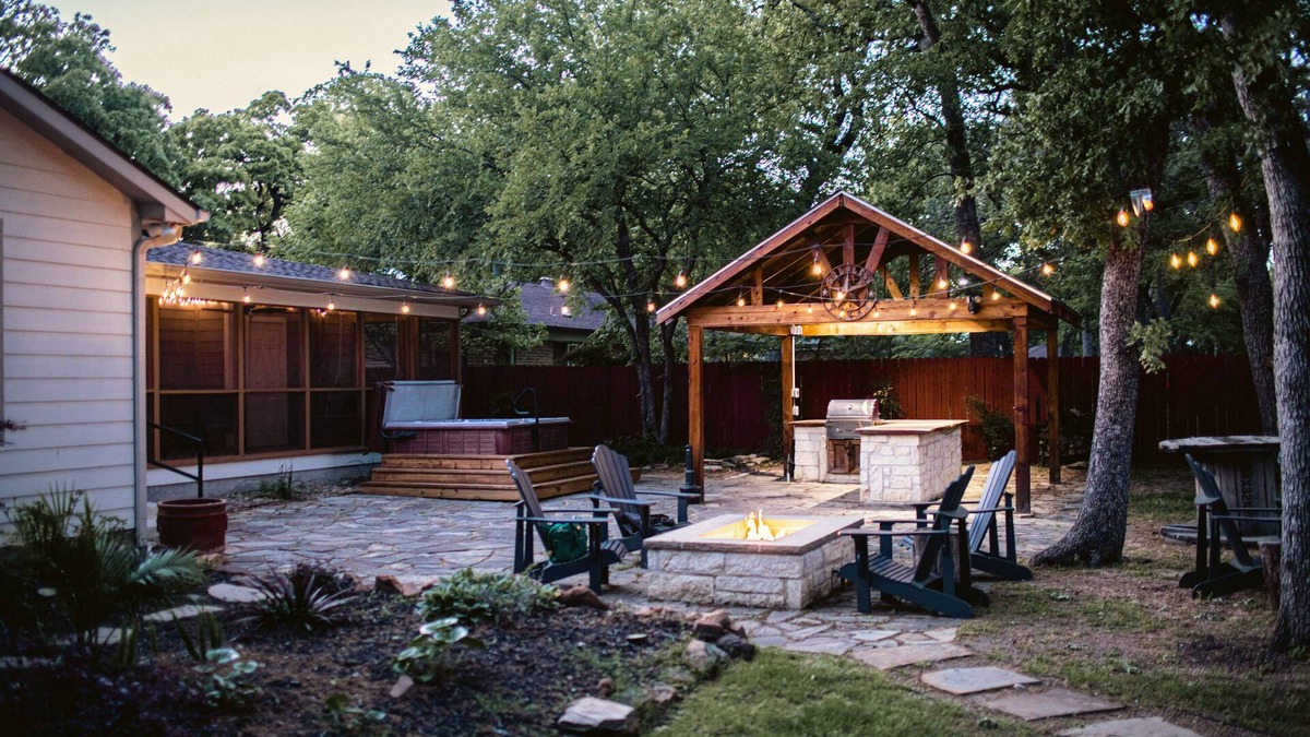 Irving House | Holly's Texas Oasis