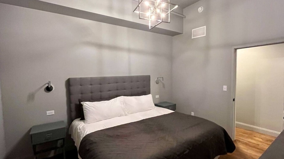 Downtown Louisville Apartment | Hollyhock Suite 503: 2 bed/1 bath