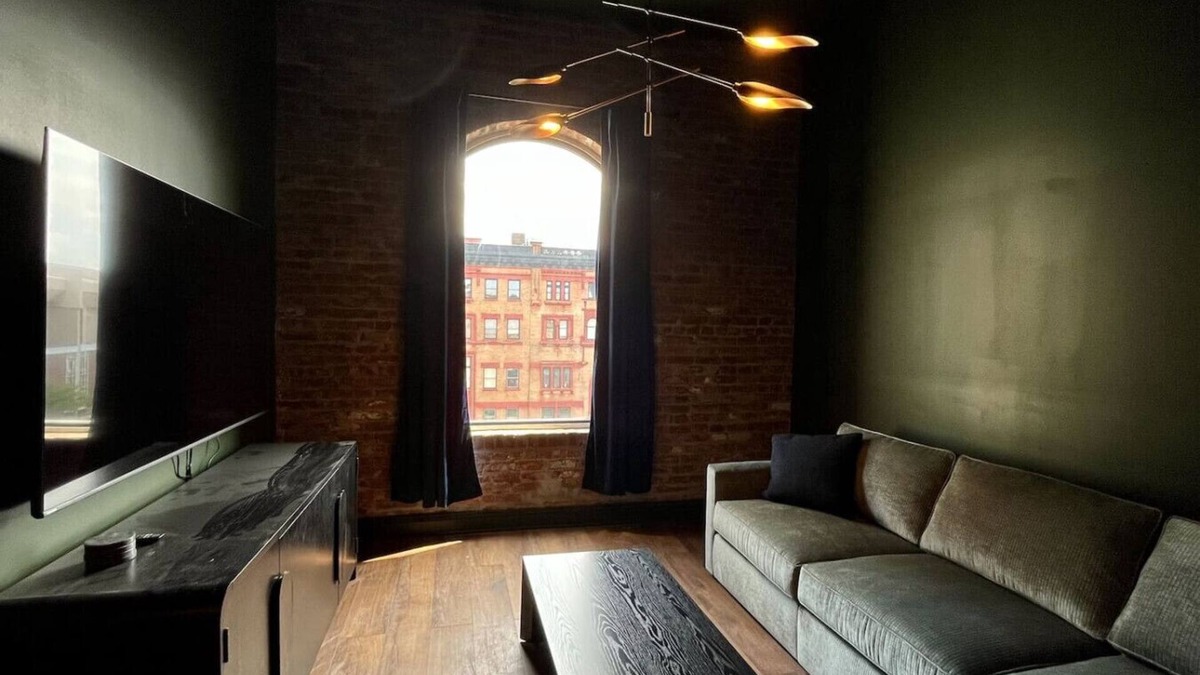 Downtown Louisville Apartment | Hollyhock Suite 505: 2 beds/1 bath