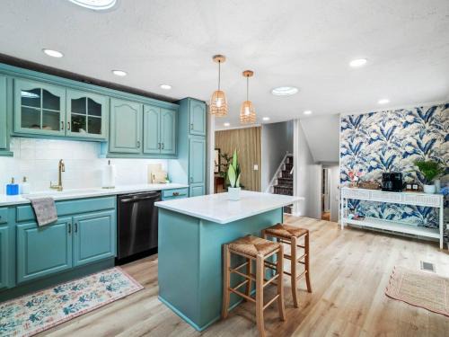Vermilion House | Hollyview Dr, Vermilion