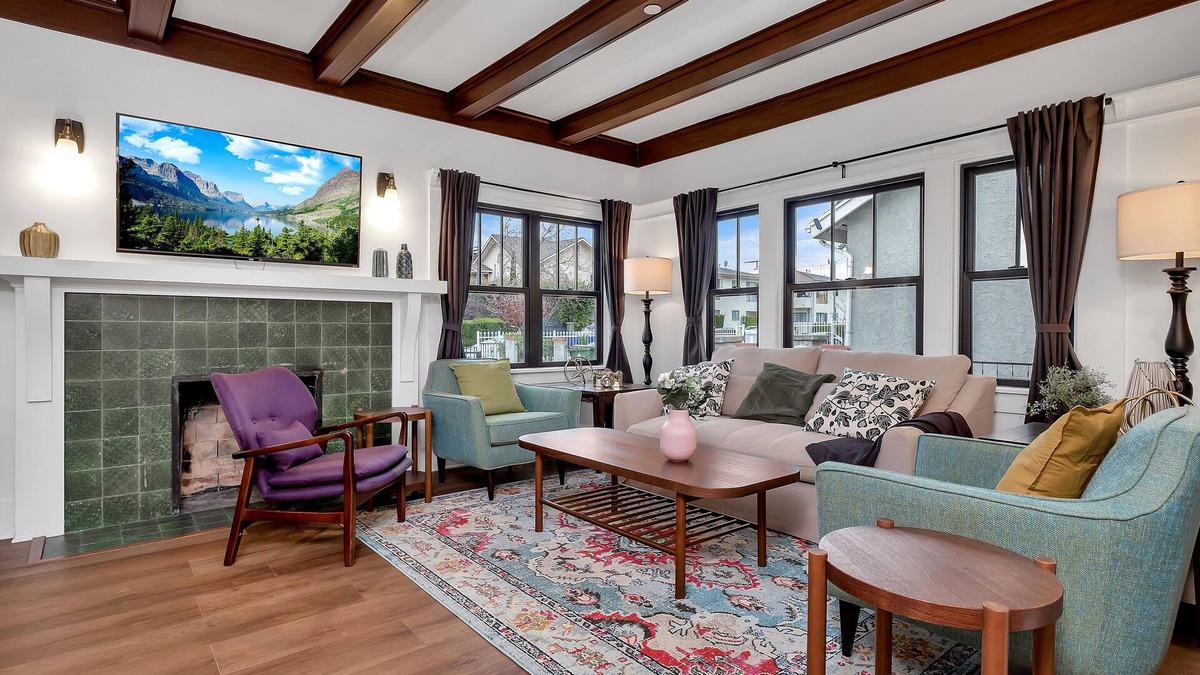 Hollywood House | ★HOLLYWOOD 4B/2B ✩ FULLY RENOVATED ONE OF A KIND CRAFTSMAN HOUSE✩ W/PARKING