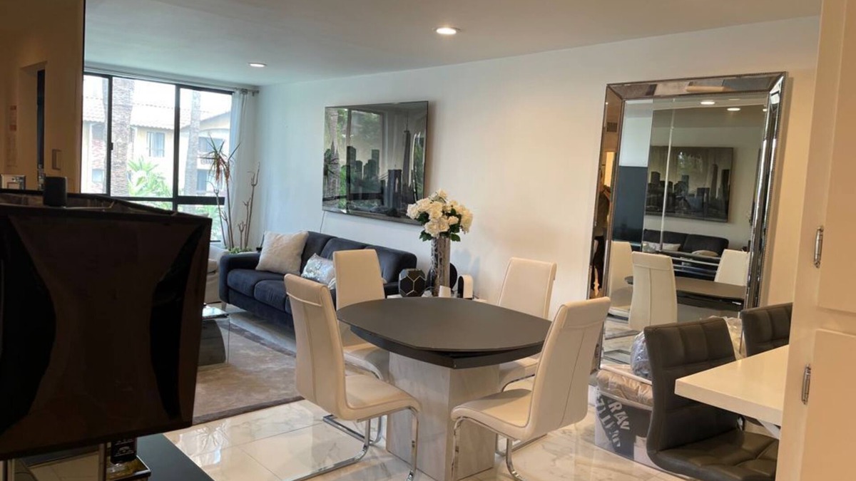 Hollywood Hills Apartment | Hollywood Luxury Home w/perfect view of Palm trees