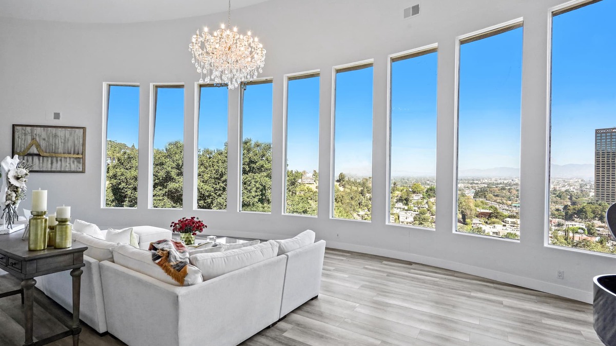 Beverly Glen House | Hollywood Superstar Mansion @ Universal Studio, LA