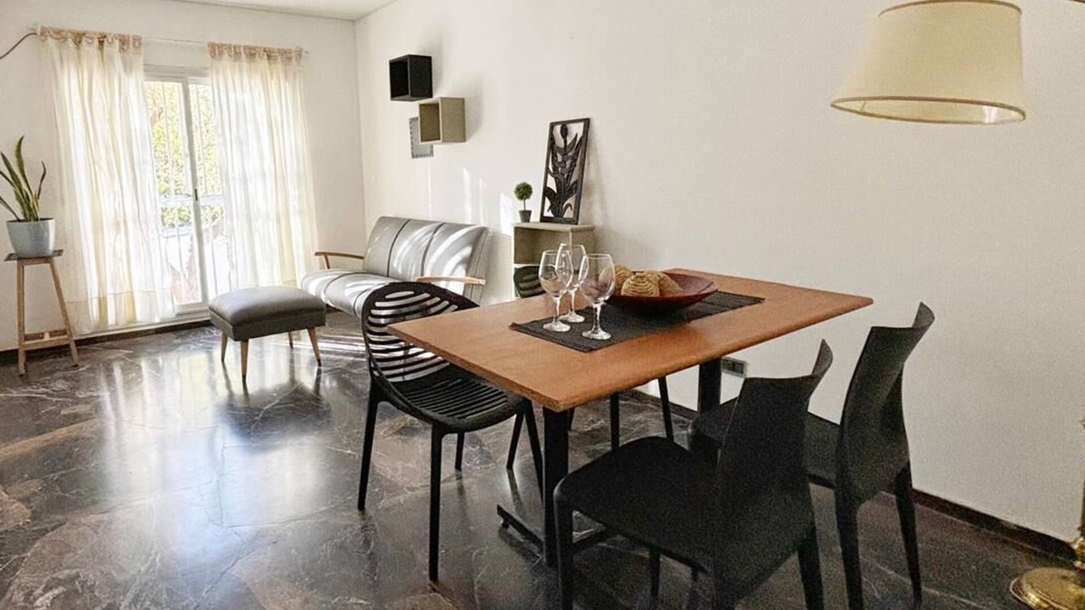 Mendoza City Center Apartment | Holy Bivarietal 4-bedroom apartment in enchanting Mendoza with AC, WiFi