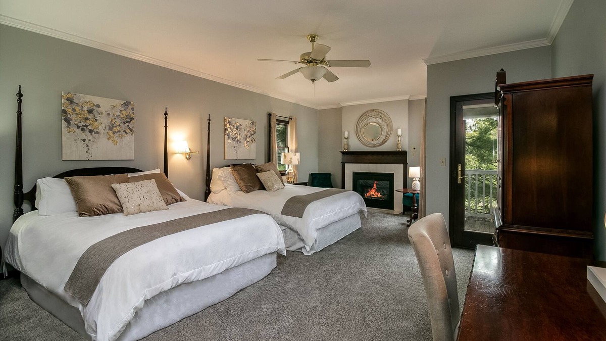 Valparaiso Apartment | Holyrood Suite at Aberdeen