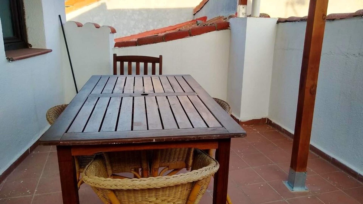 San Martin de Valdeiglesias Apartment | Homerez - Appartement for 5 ppl. with terrace at San Martín de Valdeiglesias