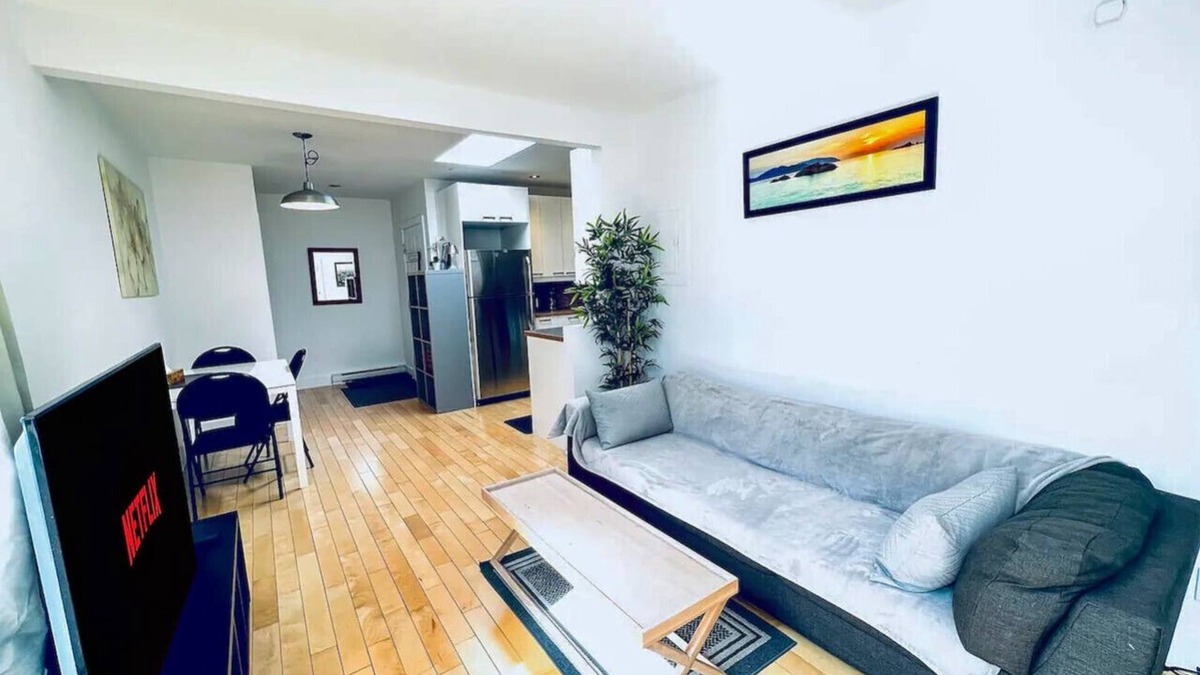 Viauville Apartment | Homa 1 | A haven of light | WiFi | Workdesk | AC