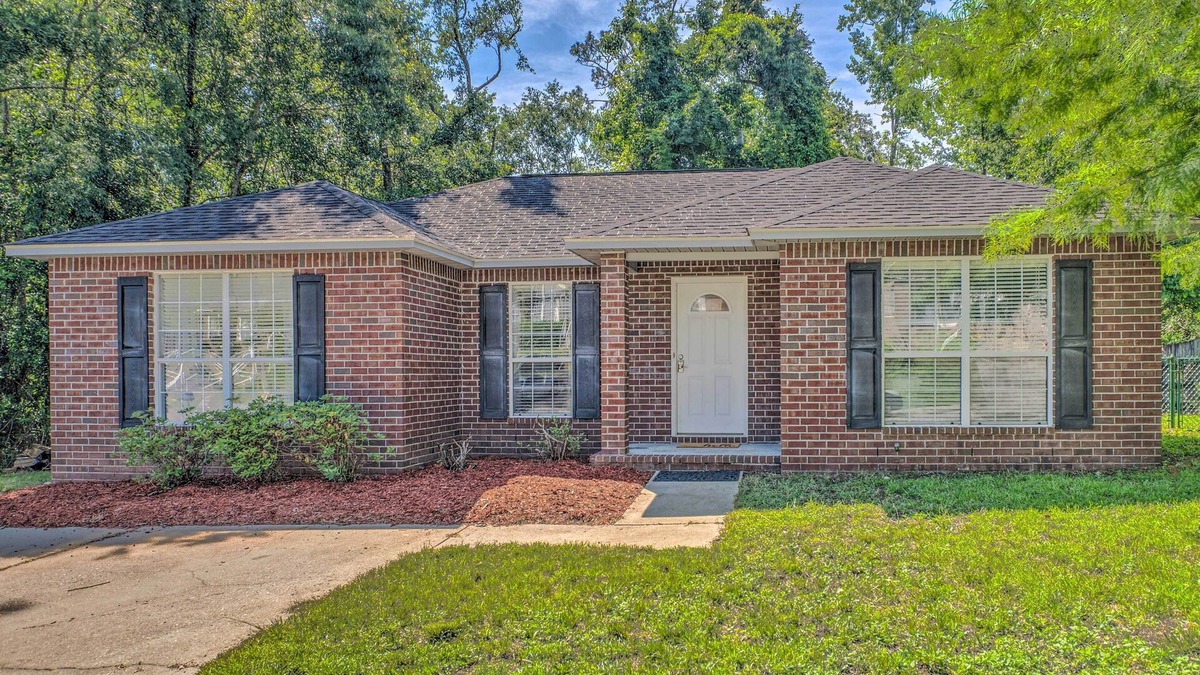 North Northwest Pensacola House | Home 10 Mi to Downtown Pensacola: Pets Welcome!