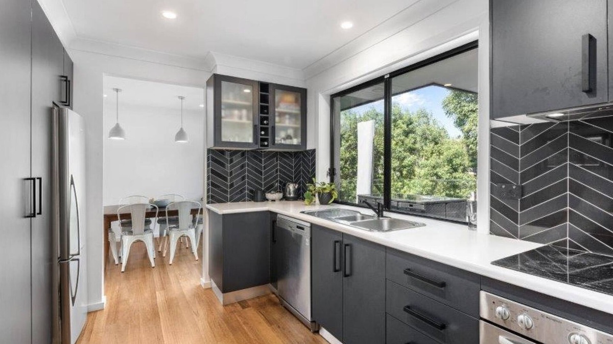 Kiama Downs House | Home away from home - just a stroll from the beach!