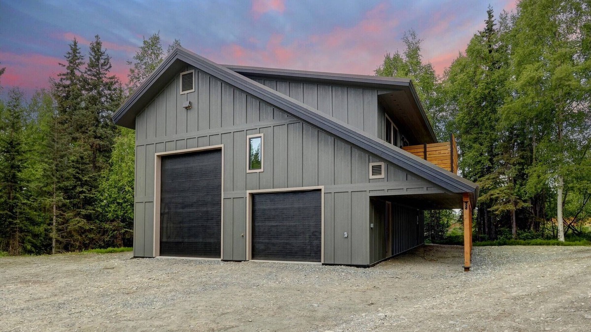 Huffman - O' Malley Apartment | Home Away From Home: 2-bedroom apartment in superb Anchorage with WiFi