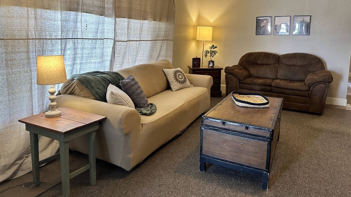 Sweeny House | Home away from home! 3 bedroom, 2 bathroom home with beautiful backyard!