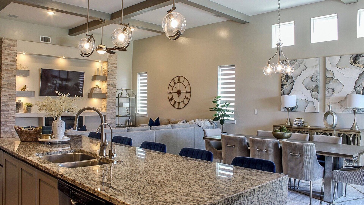 Biggs Field House | Home away from Home 4BR & 2.5BA
