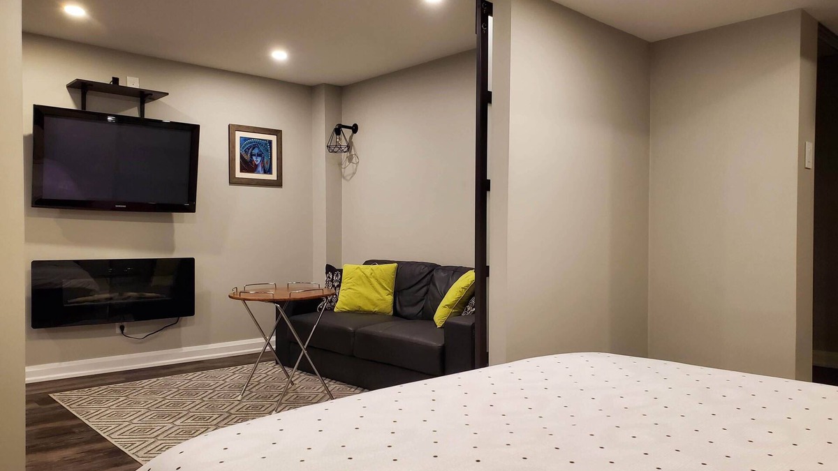Brampton Apartment | Home Away From Home