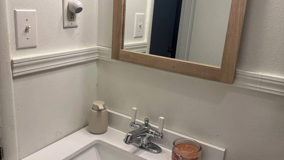 Decatur House | Home Away From Home - Charming 3-bedroom house with AC and WiFi in Decatur