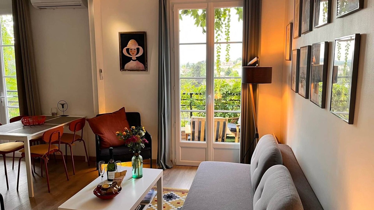 Aubenas Apartment | Home away from home.
