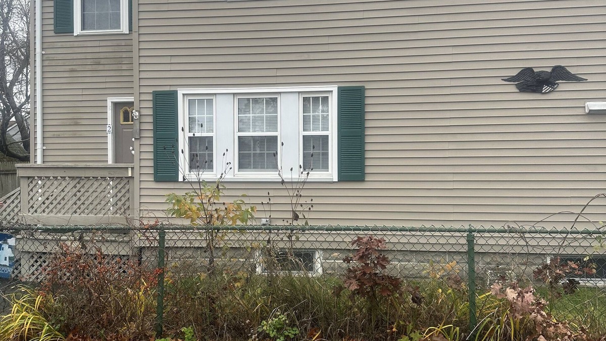 Wareham Center House | Home away from home just minutes from the beach!