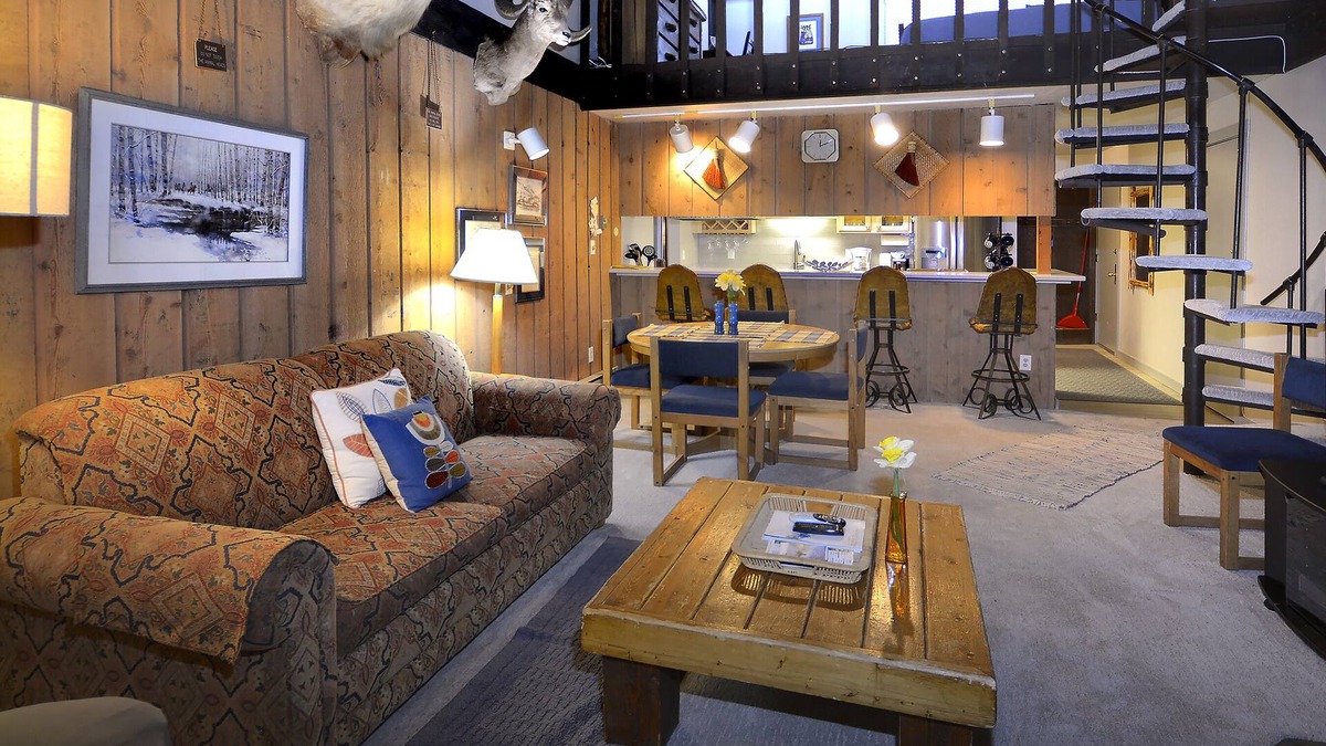 Crested Butte Condo | Home Away From Home! Ski-in/Ski-out, Dog Friendly Condo w/Fireplace & Views