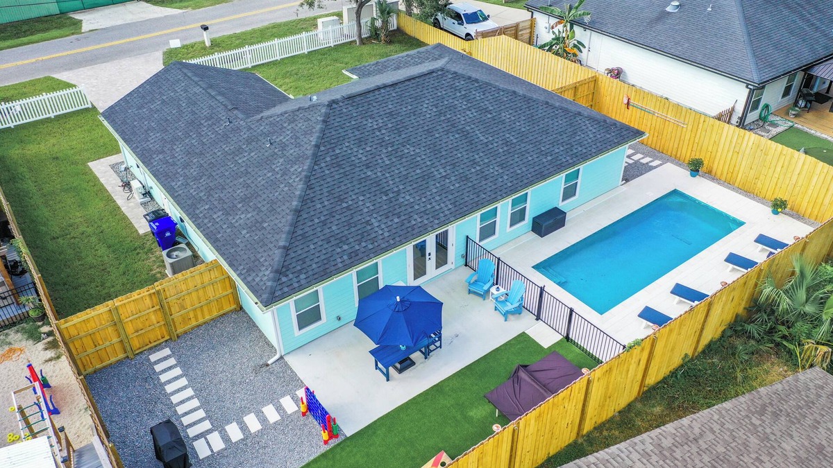 St. Augustine South House | Home Away STAy with heated pool! Come enjoy a 4 bedroom/2 bath home