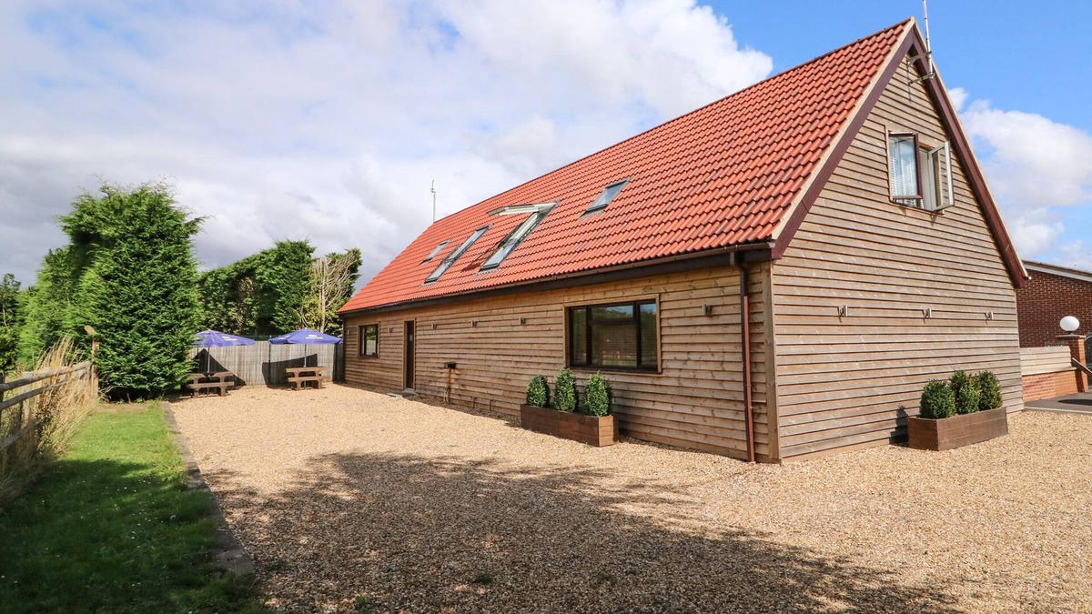 Wisbech Apartment | HOME BARN, romantic, with a garden in Upwell