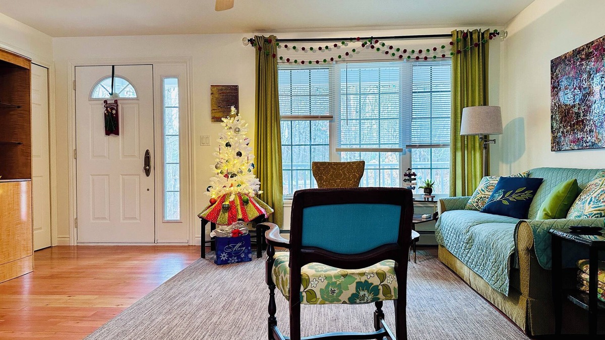 New Gloucester House | Home base for 4 Seasons of Adventure, Close to everything!