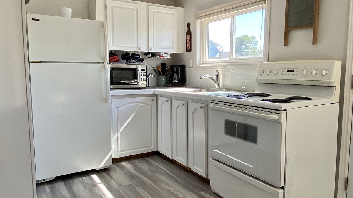 Pointe-du-Chene Cottage | Home by the beach