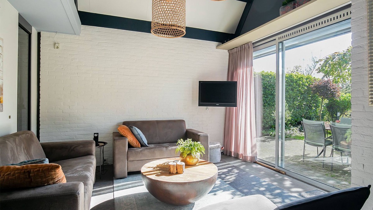 Ouwerkerk House | Home by the Creek ('Huis aan de Kreek')