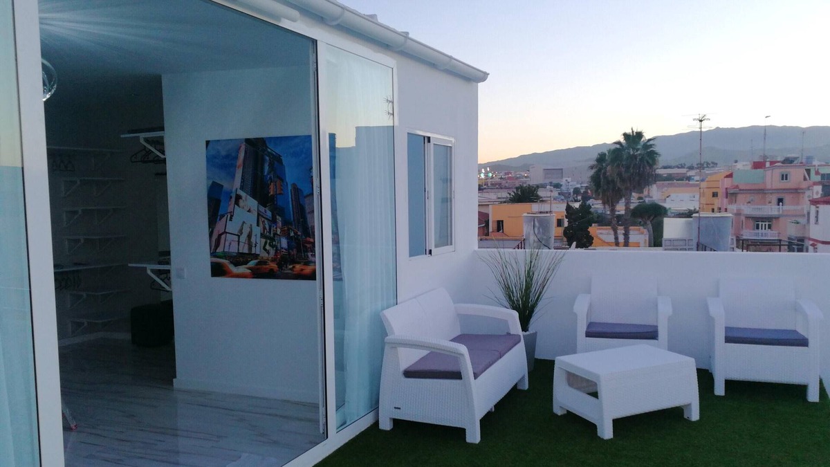 Las Palmas de Gran Canaria Apartment | Homerez - Spacious appartement 3 km away from the beach for 7 ppl.