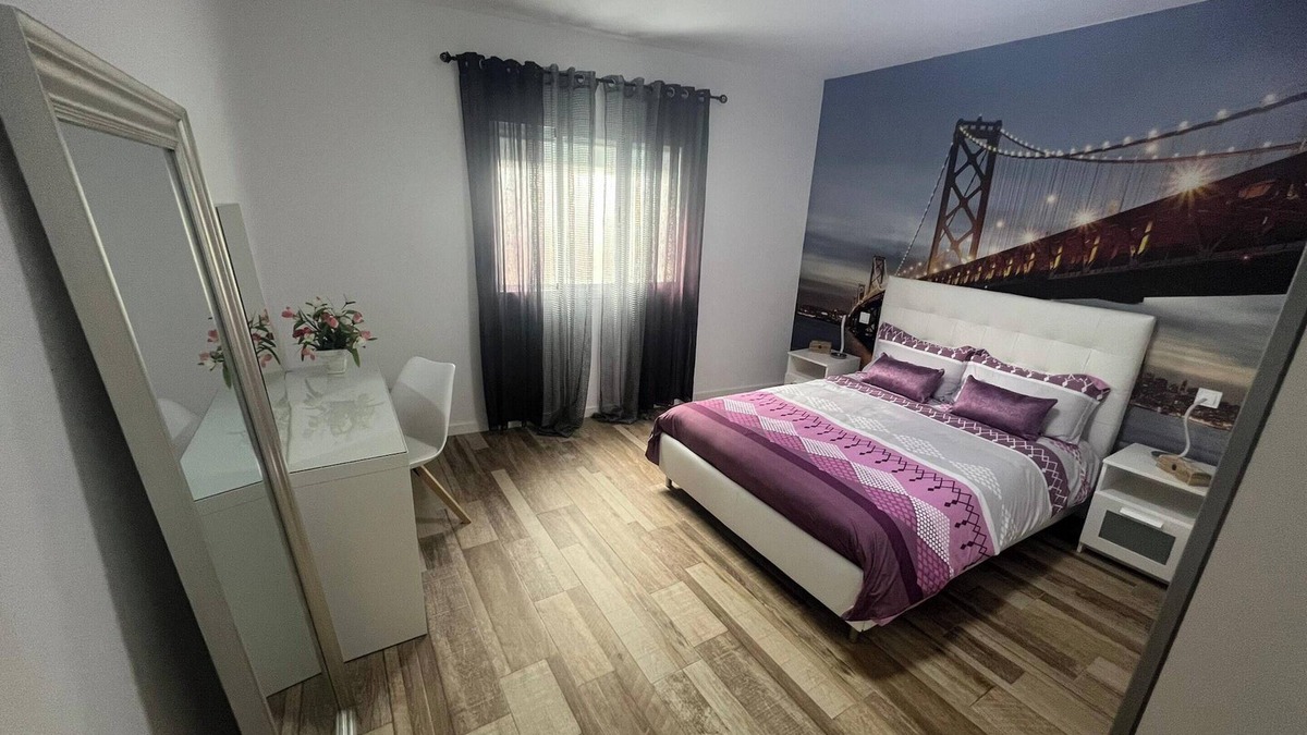 Las Palmas de Gran Canaria Apartment | Homerez - Las Palmas apt, air-con.