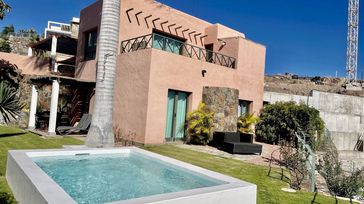 Salobre Villa | HomeForGuest Salobre Villa, 5PAX, WIFI, POOL, GREAT VIEWS