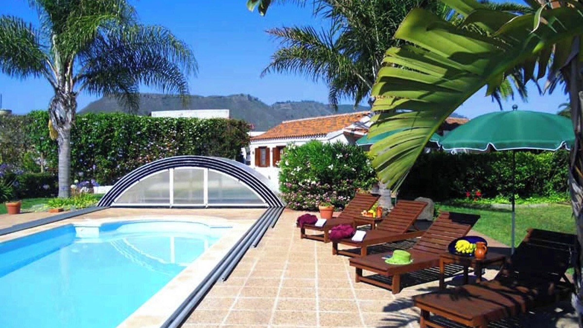 San Cristobal de La Laguna House | Homerez - House with Pool and Sea View - La Laguna