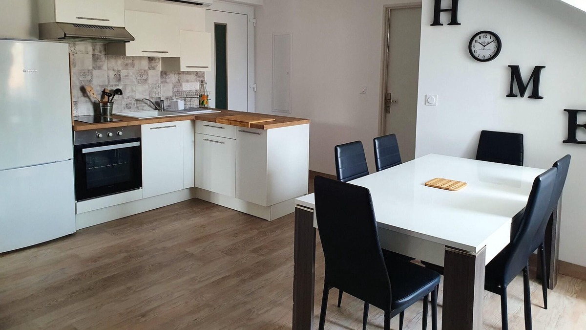 Chateau-Arnoux-Saint-Auban Apartment | Homerez - Nice appartement for 4 ppl. at Château-Arnoux-Saint-Auban