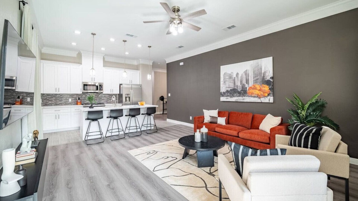 Greater Fondren Southwest House | Home Gym | 10 min to Alphaland | Yard | Gated Home