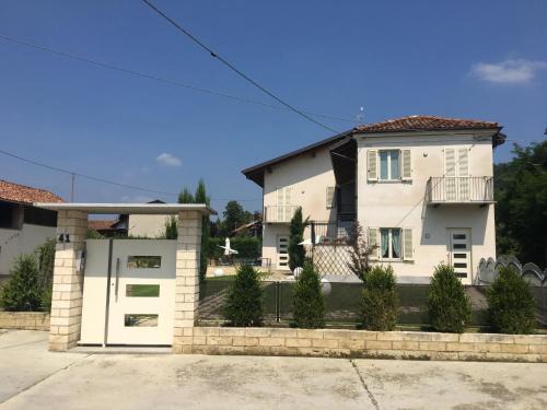 Alba Apartment | Home Holiday "Da Mamma"