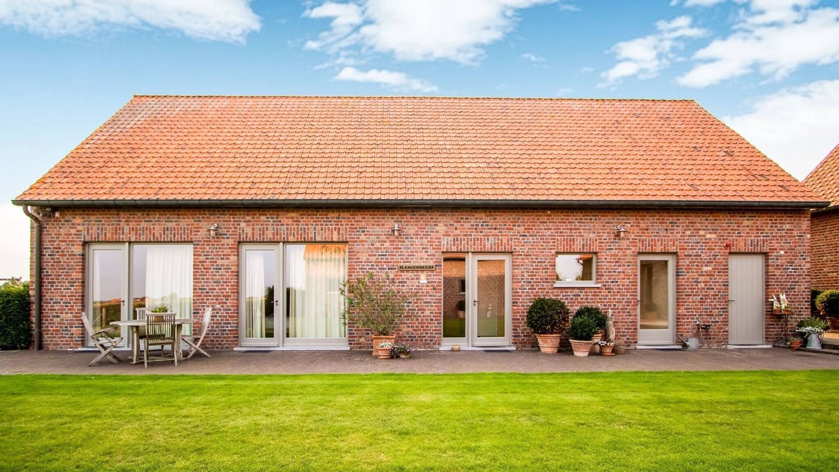 Beselare House | home in a rural setting with a wonderfully garden