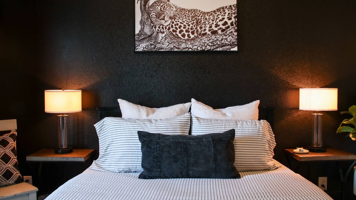 Alvin House | Home In The Heart Of Alvin!