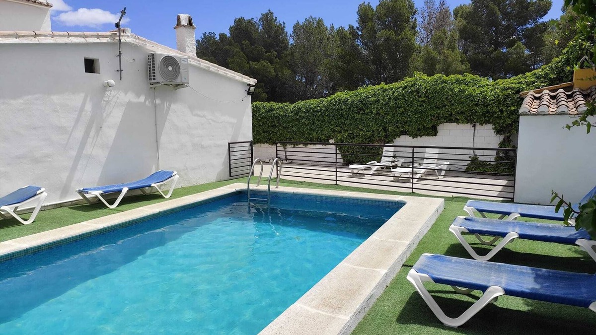 El Borge House | Home In Tranquil Mountains with Pool, Terrace, Garden & Wi-Fi