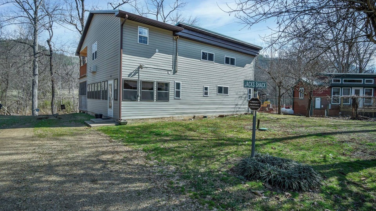 Townsend House | Home located on the river , perfect for enjoying a evening on the deck grilling.