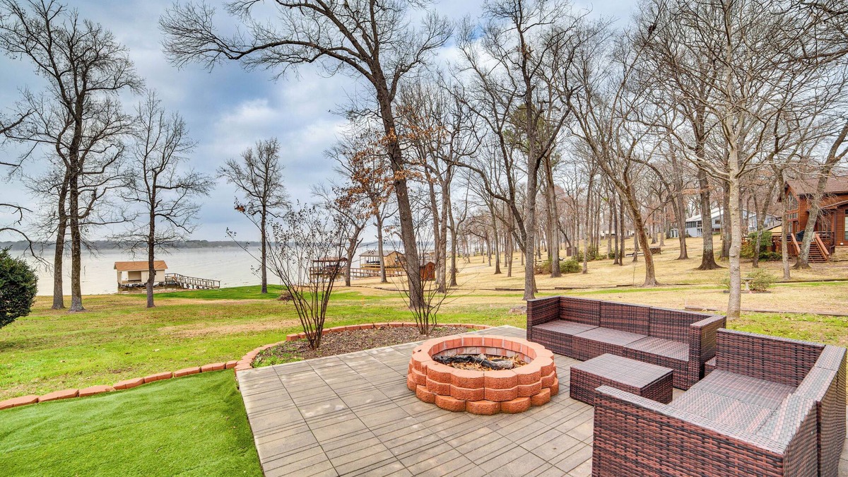Yantis House | Home on Lake Fork: Patio, Grill & Fire Pit!